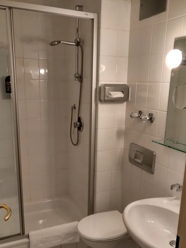غرفة قياسية بسرير كوين، Hotel Blutenburg 10/10