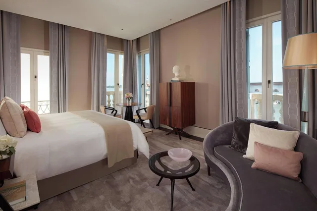 غرفة سوبيريور ديلوكس بسرير كينج، The St. Regis Venice 6/7