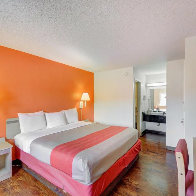 غرفة بسرير كينج للمدخنين، Motel6 Wichita, Kansas 4/10
