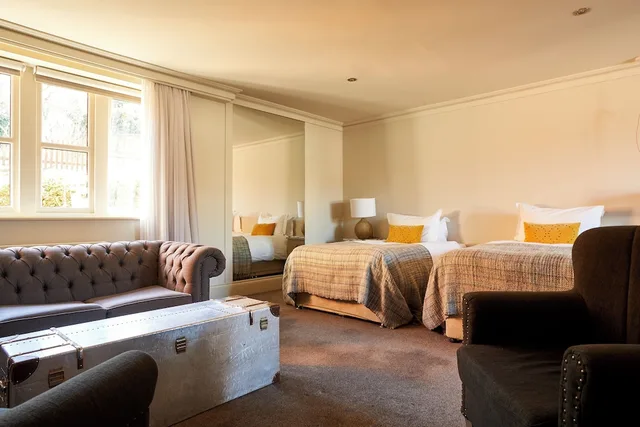 Casual, Twin Beds، The Great House at Sonning 3/5
