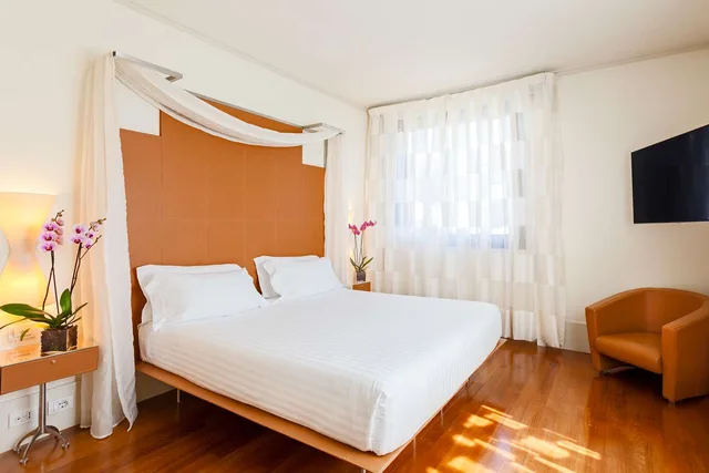 جناح جونيور، HILTON GARDEN INN FLORENCE NOVOLI 1/2