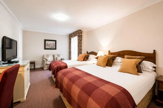 غرفة سوبيريور ديلوكس عائلية بسريرين مزدوجين، Macdonald Frimley Hall Hotel And Spa 1/2