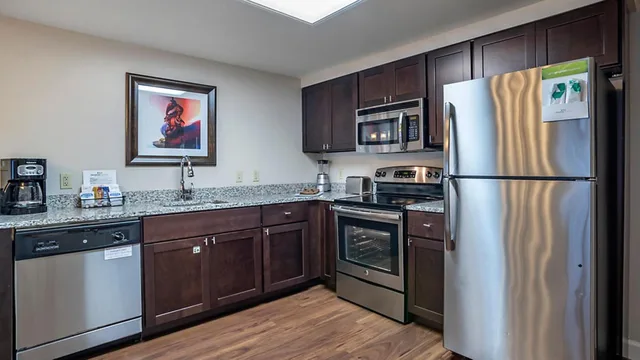 جناح بغرفتي نوم لذوي الإعاقة، The Suites at Hershey 9/10
