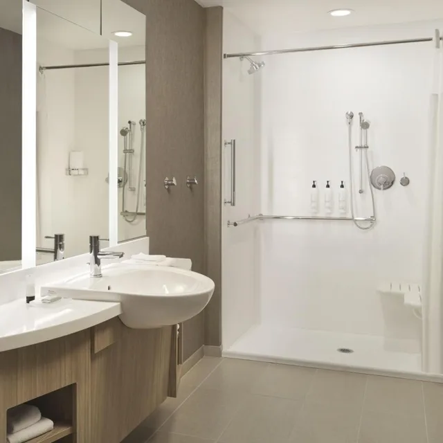 جناح بسريرين كوين مع سرير سحّاب إضافي مع أريكة، SpringHill Suites by Marriott Las Vegas Airport 3/7