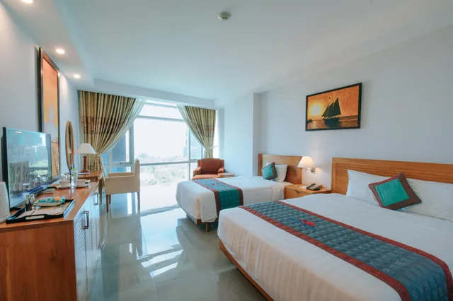غرفة ثلاثية بإطلالة على البحر، Petro Hotel 1/3