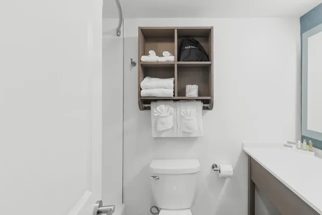 Schooner, Deluxe, Cabana, Ocean Front، Compass Cove Resort 4/6