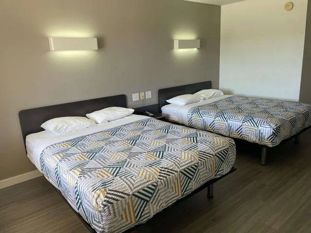 2 Queen Beds Non-Smoking, Motel6 Wichita Falls, TX - North 6/10