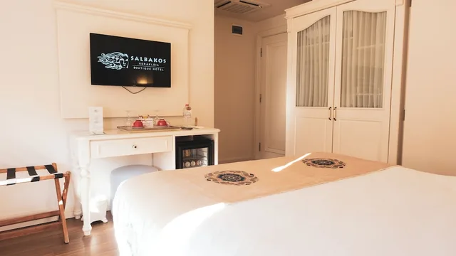 غرفة ديلوكس بسرير كوين، Salbakos Herakleia Boutique Hotel 4/10