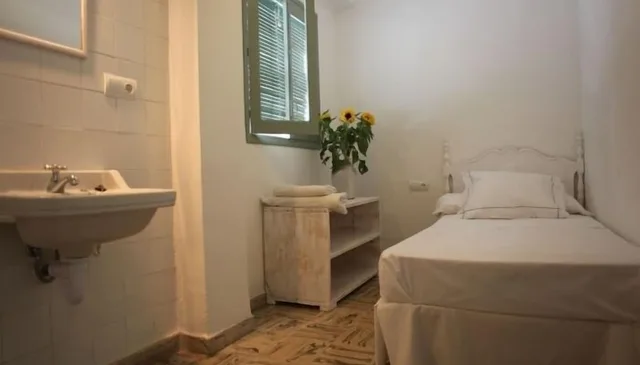 غرفة مفردة بحمام مشترك، Hostal Juanita 3/3