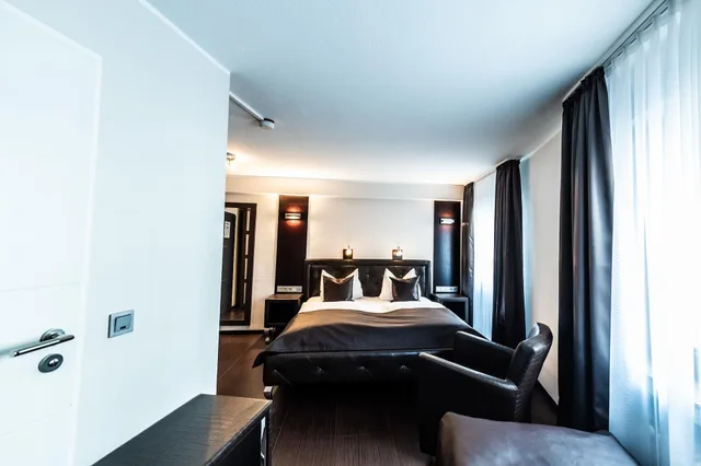غرفة ثلاثية، Mauritius Komfort Hotel In Der Altstadt 7/9