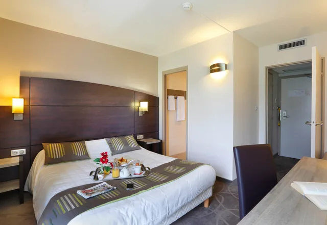 غرفة سوبيريور بسرير مزدوج، B&B HOTEL Montbeliard-Sochaux 1/1