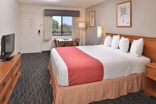 غرفة قياسية بسرير كوين لذوي الإعاقة، Pleasant Inn 1/1