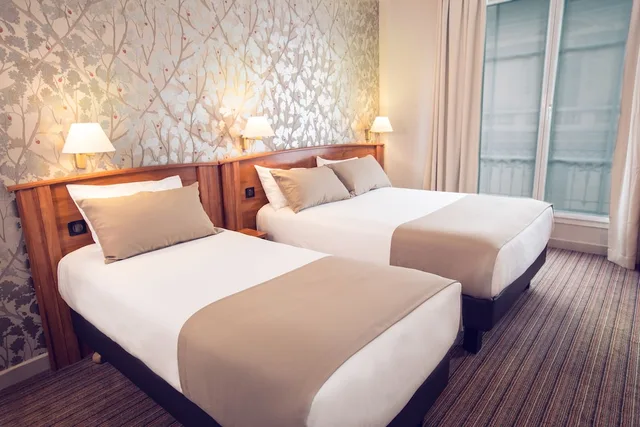غرفة ثلاثية بسرير مزدوج وسرير فردي، Timhotel Palais Royal 3/10