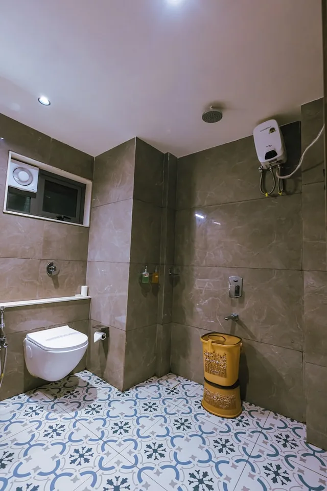 غرفة ديلوكس بسرير كينج بإطلالة على الحديقة، Goverdhan Greens Resort Dwarka 10/10