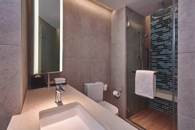 غرفة قياسية بسريرين منفصلين، Fairfield by Marriott Chow Kit Kuala Lumpur 2/2