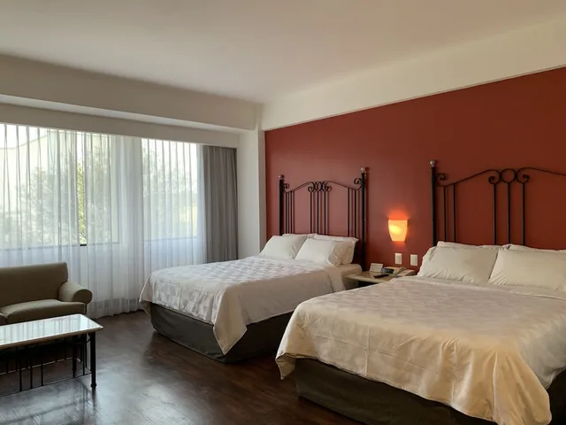 Premium, 2 Queen Beds, Jumeirah View، Holiday Inn & Suites Guadalajara Centro Historico 3/7