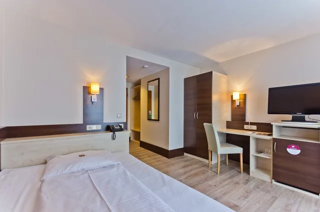 غرفة قياسية مفردة بسرير فردي، Astor Hotel 3/5