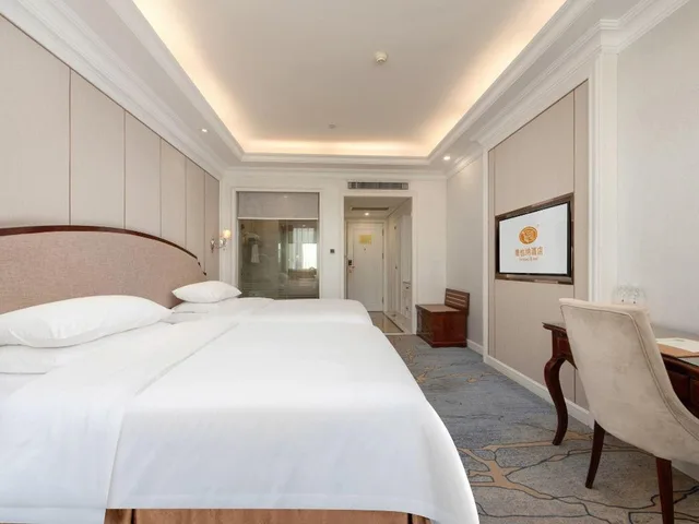 غرفة ديلوكس بسريرين منفصلين بإطلالة، Vienna Hotel (Guangzhou Baiyun University Jinyuan Plaza) 1/6