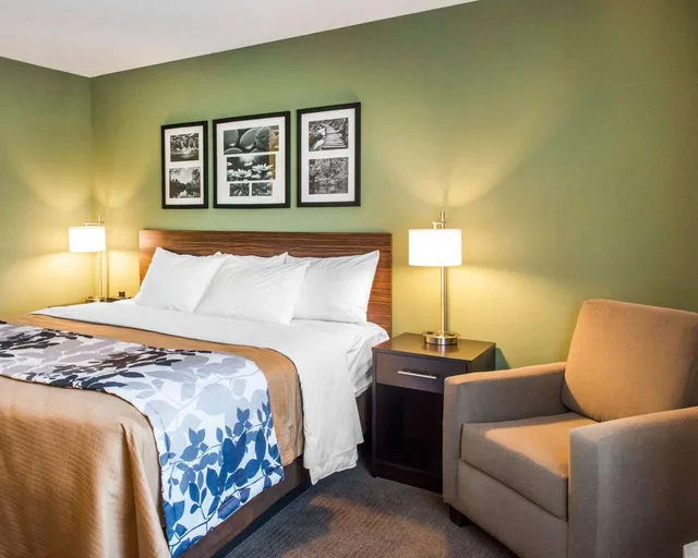 غرفة بسرير كينج، Sleep Inn & Suites Defuniak Springs - Crestview 2/2