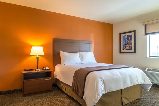 Room, Queen Bed, My Place Hotel-Ketchikan, AK 5/10