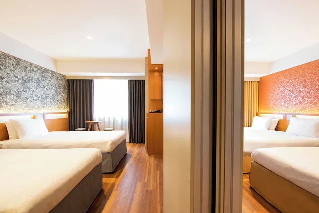 غرفة متصلة قياسية بأربعة أسرّة، Karaksa Hotel Grande Shin-Osaka Tower 2/5
