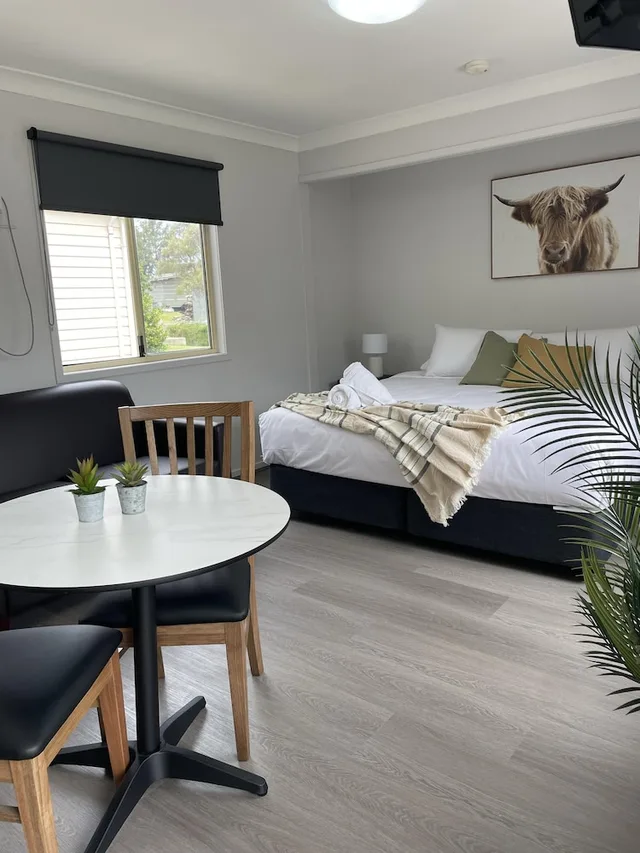 Studio, Cabin, King Bed، Sydney Getaway Holiday Park 1/3
