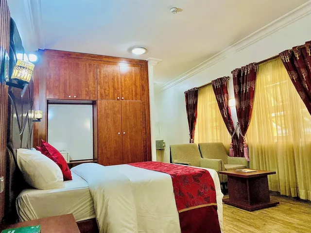 Executive, King Bed, Reiz Continental Hotel Abuja 4/4