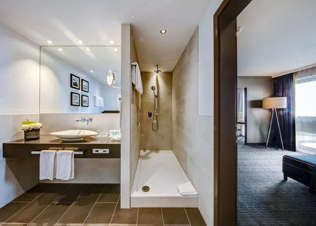 جناح غراند بإطلالة على البحيرة، Hotel Beaulac 3/4