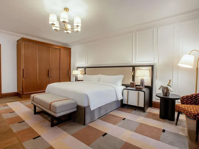 1 Bedroom, Suite, King Bed, Golf Course View، Fairmont Cheshire The Mere 1/3