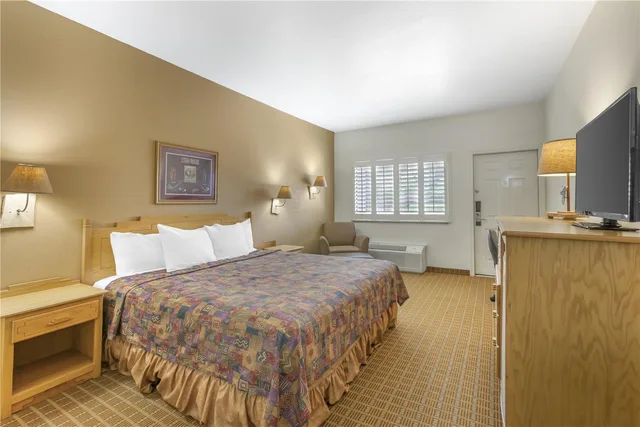 Room, King Bed, Pool Side, Accessible، Best Western Gold Canyon Inn & Suites 1/4