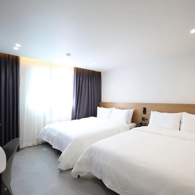 غرفة ديلوكس بسريرين منفصلين، Santafe Motel 3/6