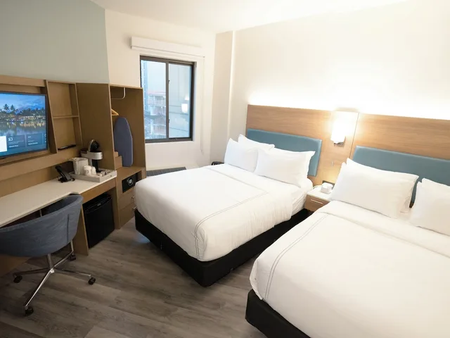 Premium, Queen Bed, Even Hotels Long Island City New York 7/10
