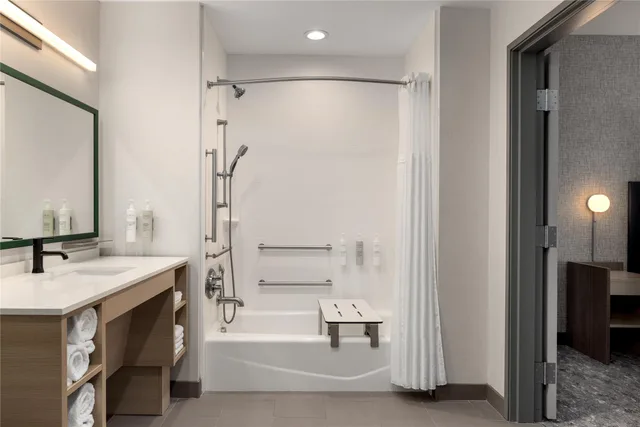 جناح بسرير كينج بغرفة نوم واحدة بحوض استحمام لذوي الإعاقة، Home2 Suites by Hilton Fort Worth Lake Worth 5/5