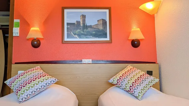 غرفة قياسية بسريرين منفصلين، Campanile Salon De Provence 6/7