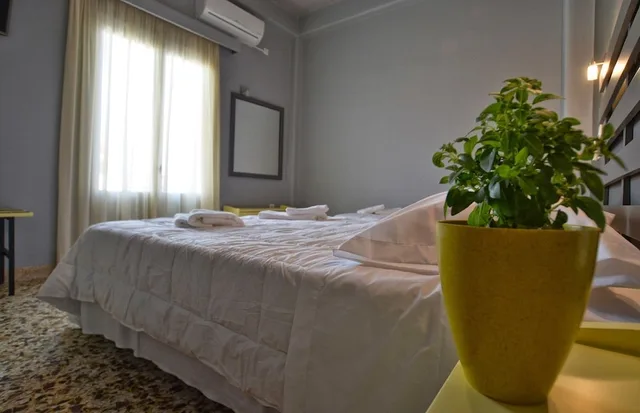 غرفة بثلاثة أسرّة بإطلالة على المدينة، Leonidaion Guest House 1/1