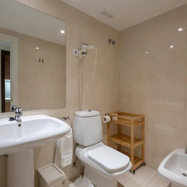 غرفة بسرير مزدوج أو سريرين منفصلين، Apartamentos Recoletos 6/9