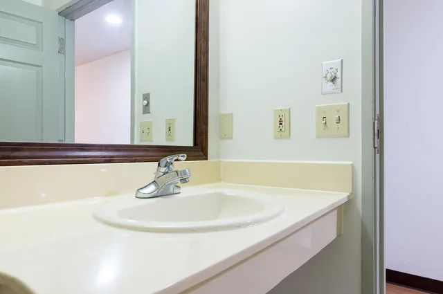 Room, 2 Queen Beds, Smoking, Motel6 New Iberia, LA 8/10