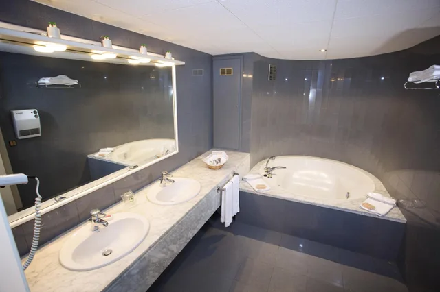 Room, Single, Double or Twin Bed، Domo Hotel 1/1