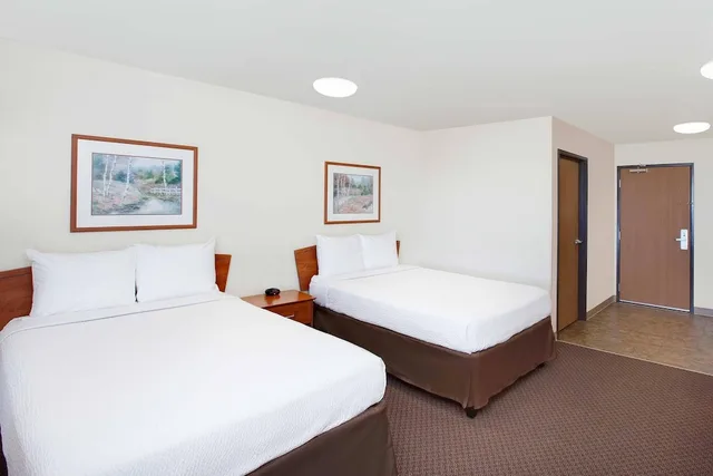 غرفة بسريرين مزدوجين لذوي الإعاقة، WoodSpring Suites Houston Willowbrook 1/10