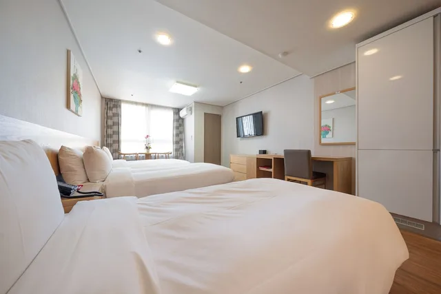 غرفة ديلوكس بثلاثة أسرّة، Ramada by Wyndham Seoul Dongdaemun 1/5