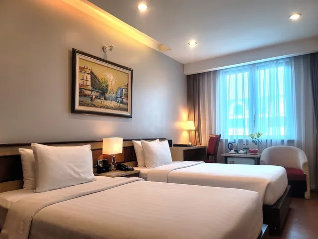 غرفة عائلية ثلاثية بسرير مزدوج وسرير فردي بإطلالة على المدينة، Luxeden Hotel 1/3