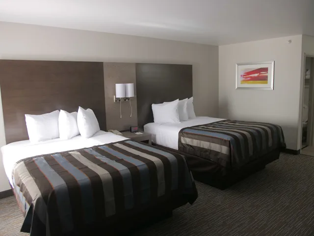 غرفة بسريرين كوين، Wingate by Wyndham Louisville Fair and Expo 2/4