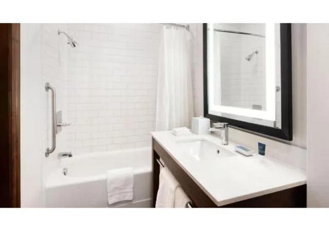 family suite, Four Points by Sheraton Calgary Airport 1/3