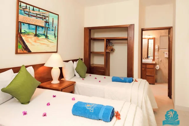 جناح بفراش فوتون وسريرين منفصلين بإطلالة على البحر بشرفة بغرفة نوم واحدة، SunBreeze Suites 5/6