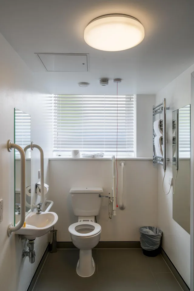 غرفة بسرير مزدوج لذوي الإعاقة، Pelican London Hotel And Residence 2/3