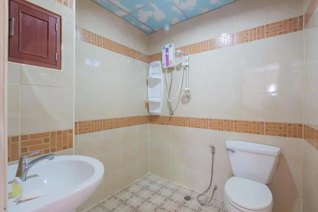 شقة بشرفة، Patong Rai Rom Yen Resort SHA 2/3