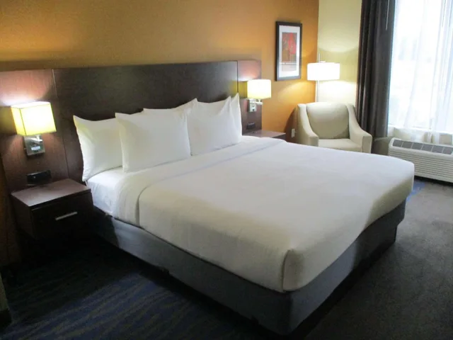 غرفة بسرير كينج لذوي الإعاقة، Best Western St. Louis Airport North Hotel & Suite 3/10