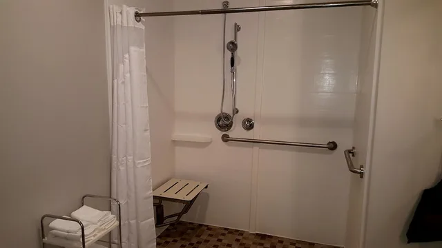 غرفة قياسية بسرير كينج لذوي الإعاقة، HOLIDAY INN EXPRESS NORTH AUGUSTA 3/4