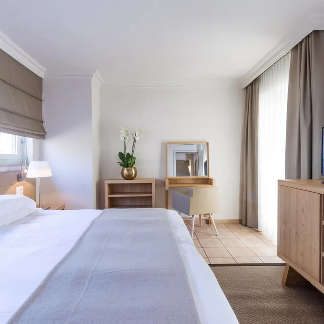 غرفة ديلوكس بسرير مزدوج أو سريرين منفصلين، Parkhotel Delta 5/10
