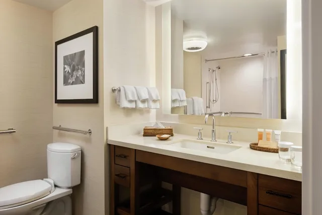 Room, 2 Queen Beds, Resort View, Bathtub, Accessible، Hilton Waikoloa Village 5/6